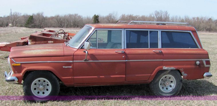 image for item 3106 1977 Jeep Wagoneer