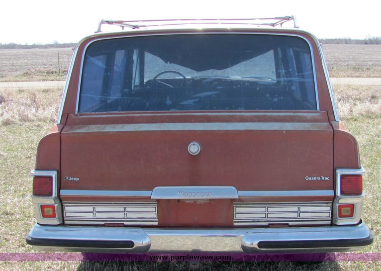 image for item 3106 1977 Jeep Wagoneer