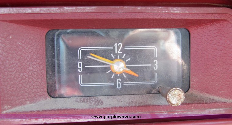 image for item 3106 1977 Jeep Wagoneer