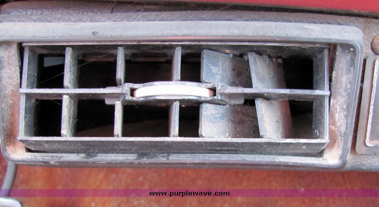 image for item 3106 1977 Jeep Wagoneer