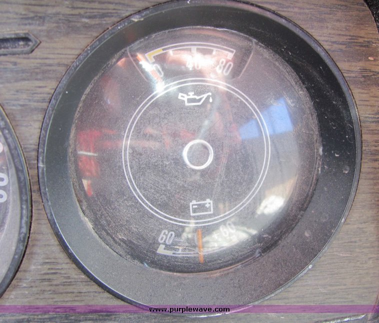 image for item 3106 1977 Jeep Wagoneer