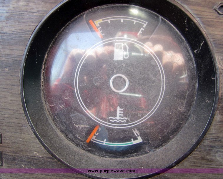 image for item 3106 1977 Jeep Wagoneer