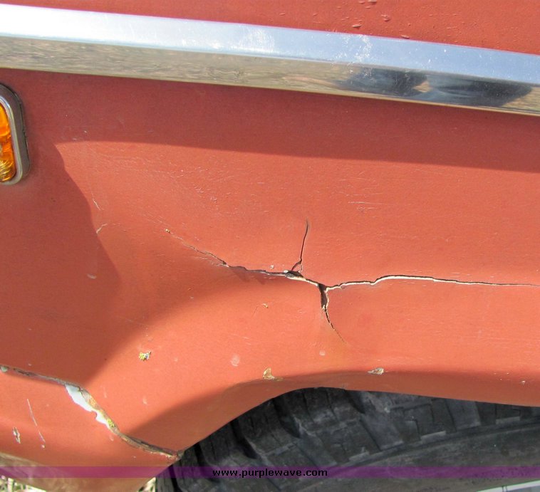 image for item 3106 1977 Jeep Wagoneer