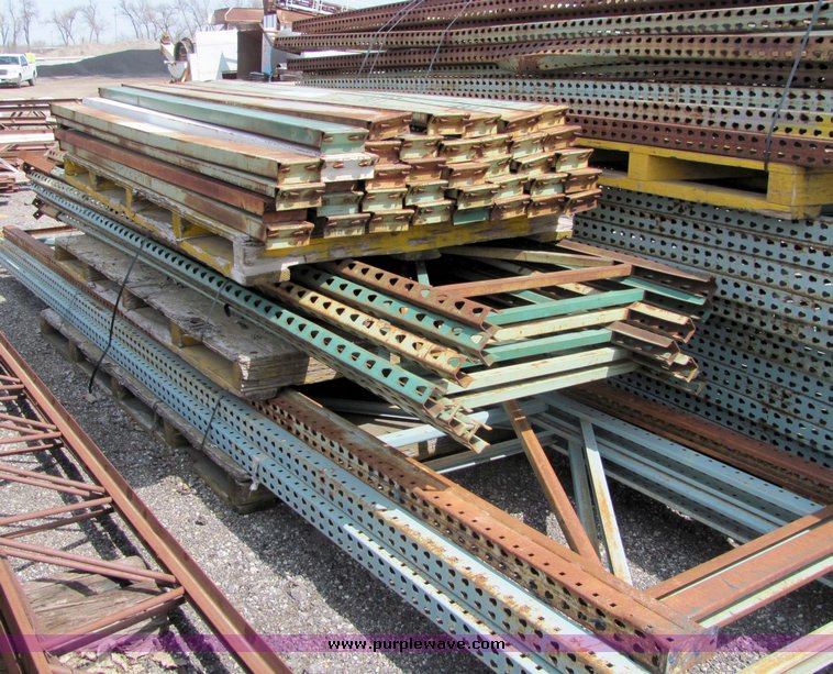 image for item 3120 Assorted pallet racking