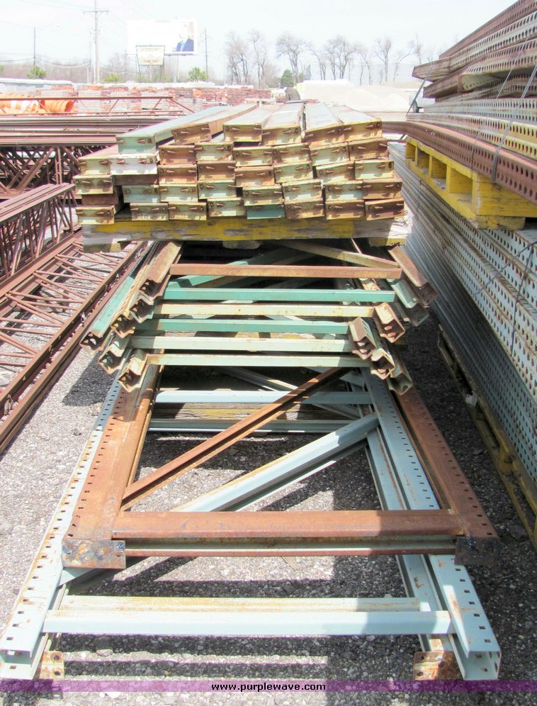 image for item 3120 Assorted pallet racking