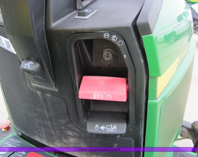 image for item 3319 John Deere 425 riding lawn mower