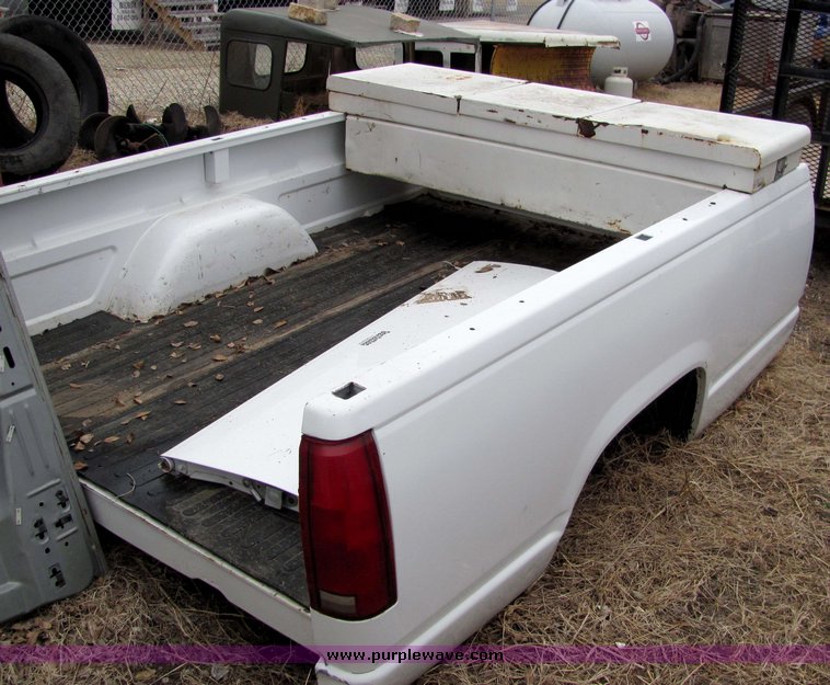 image for item 3330 2000 Chevrolet truck bed