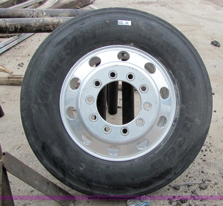 image for item 3331 Bridgestone 295/75R22.5 tire