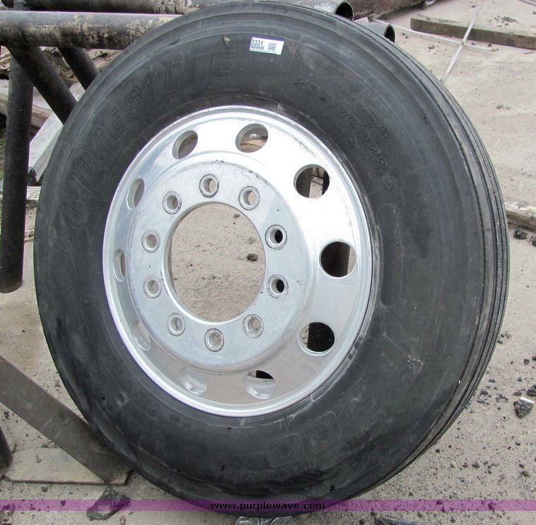 image for item 3331 Bridgestone 295/75R22.5 tire