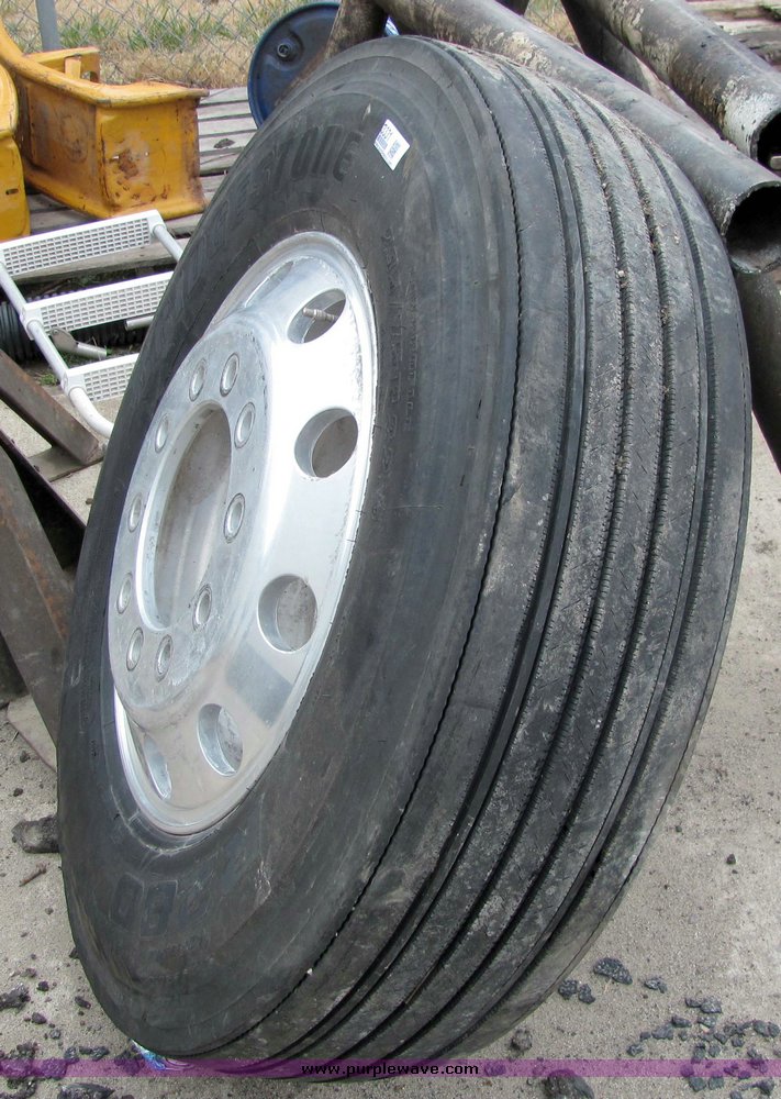 image for item 3331 Bridgestone 295/75R22.5 tire