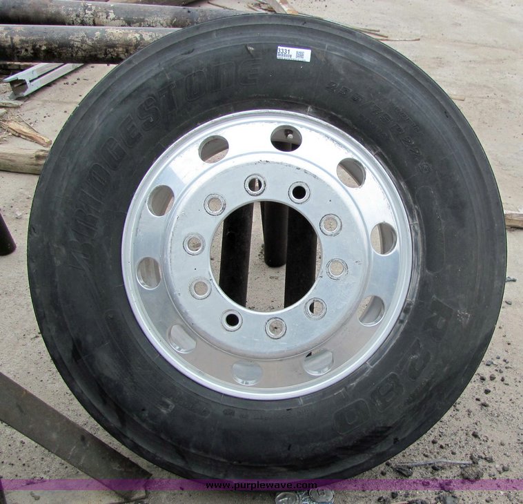 image for item 3331 Bridgestone 295/75R22.5 tire