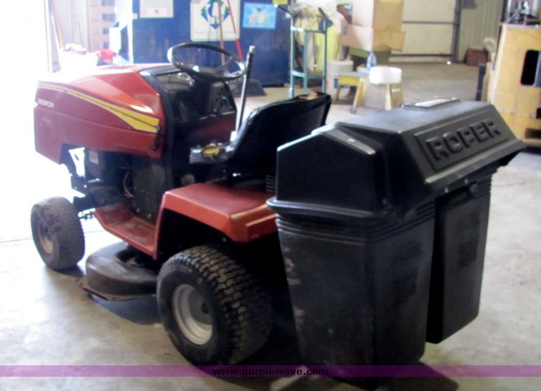 image for item 3334 Roper YT14 40" riding lawn mower