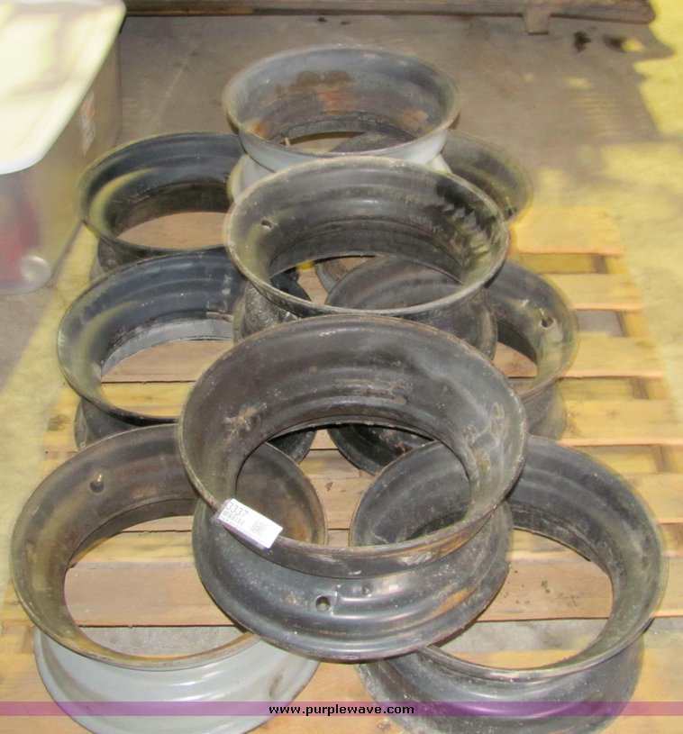 (9) mobile home wheels in Goddard, KS Item 3337 sold Purple Wave