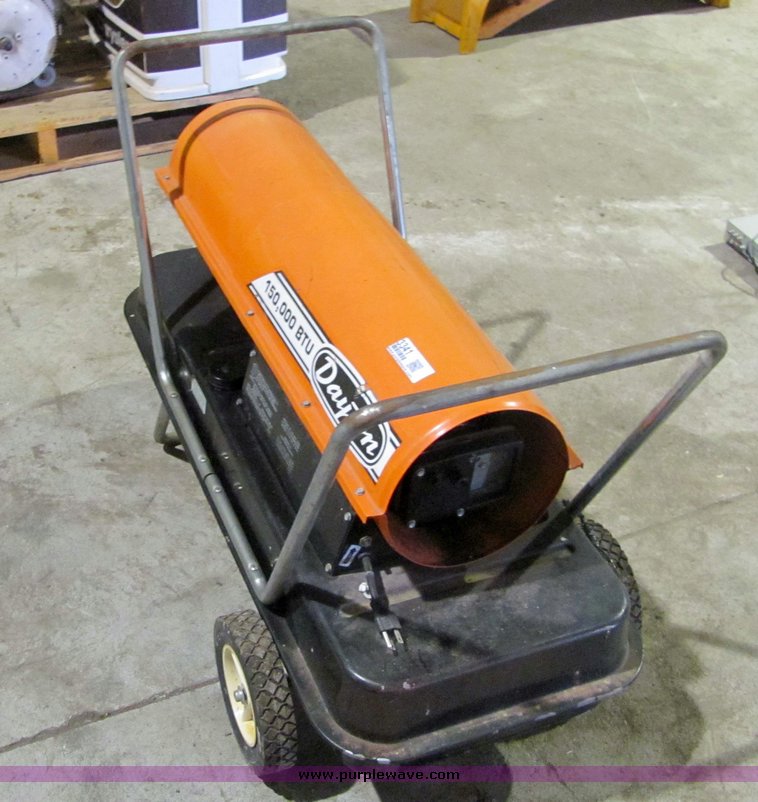 image for item 3341 Dayton 150,000BTU kerosene heater