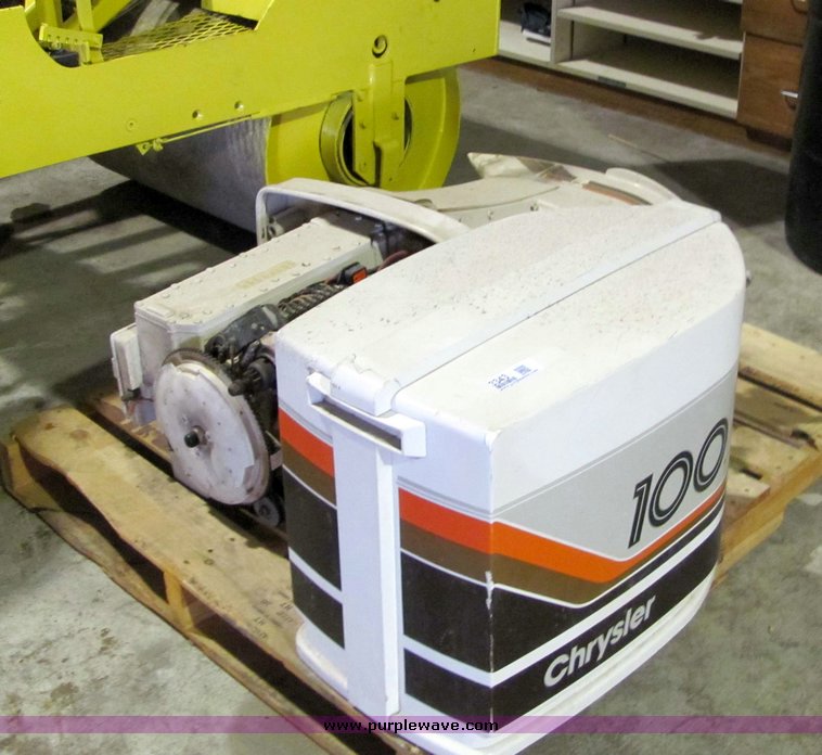 image for item 3343 Chrysler 100 outboard boat engine