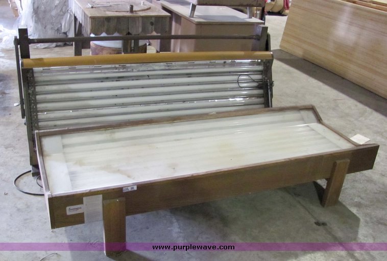 image for item 3350 Sonlegra International tanning bed