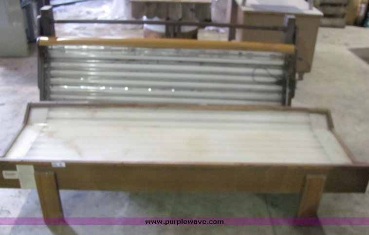 image for item 3350 Sonlegra International tanning bed