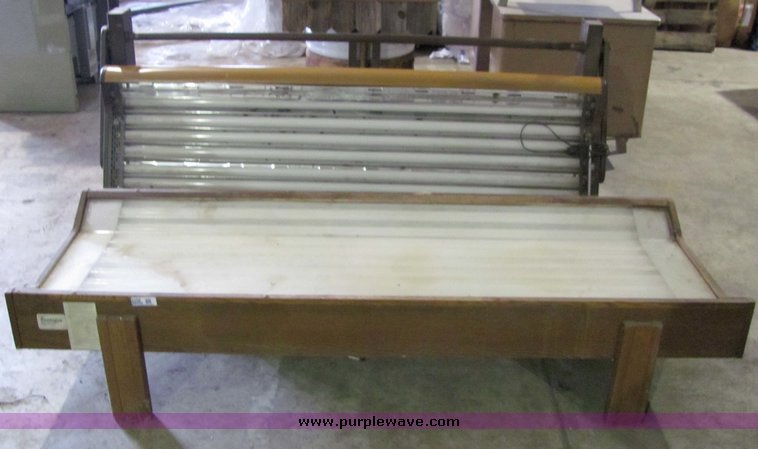 image for item 3350 Sonlegra International tanning bed