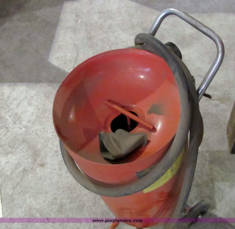 image for item 3351 Sand blasting cabinet