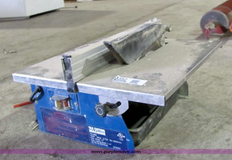 image for item 3352 Tile saw