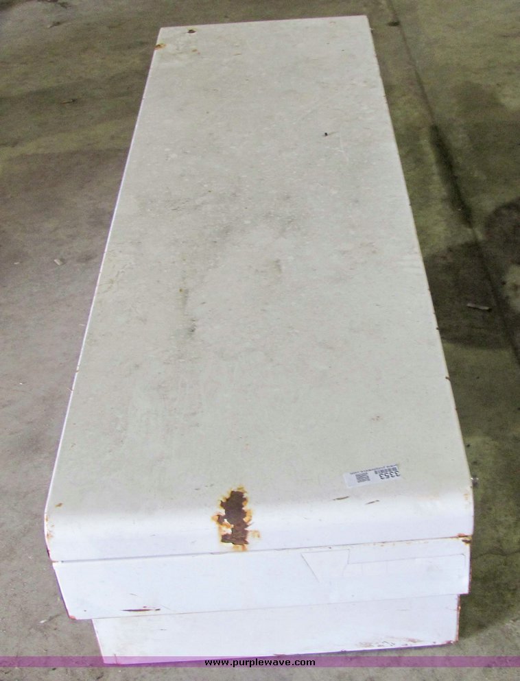 image for item 3353 Crossbed tool box