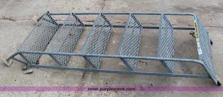 image for item 3357 Trailer steps