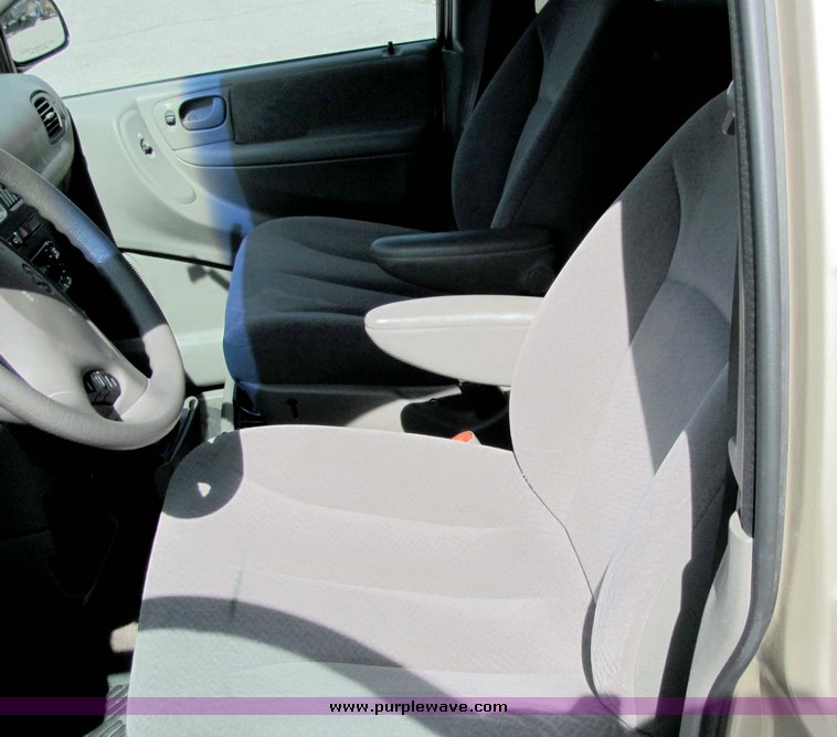 image for item 3386 2001 Dodge Grand Caravan