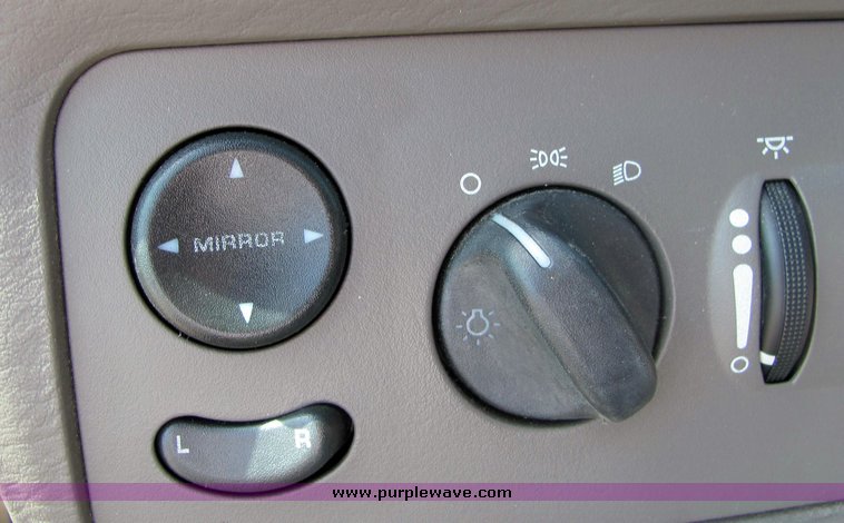 image for item 3386 2001 Dodge Grand Caravan