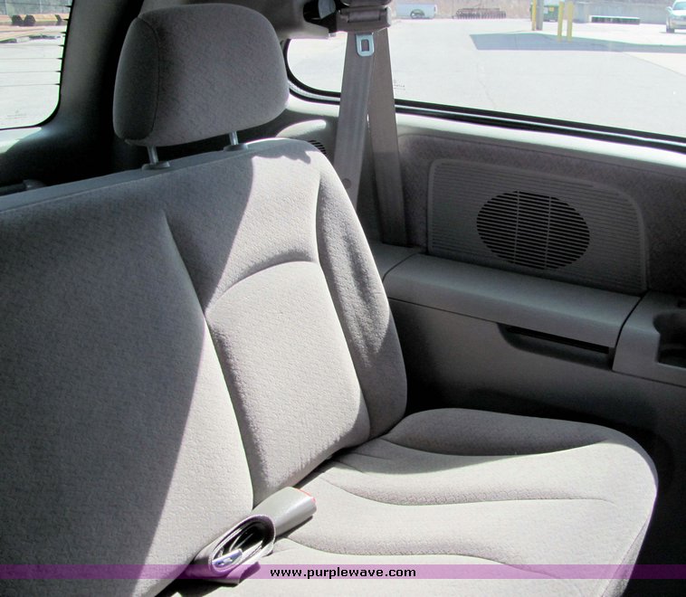 image for item 3386 2001 Dodge Grand Caravan