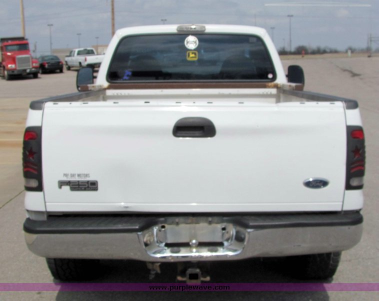 image for item 3392 1999 Ford F-250
