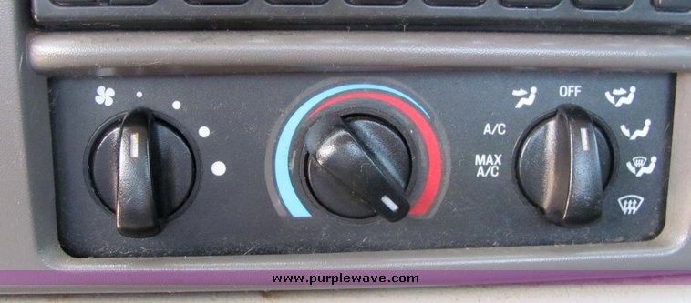 image for item 3392 1999 Ford F-250