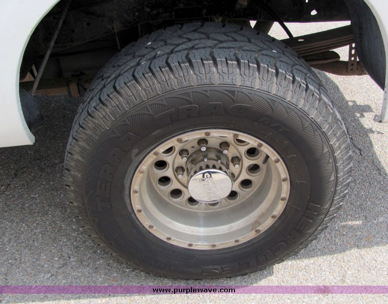 image for item 3392 1999 Ford F-250