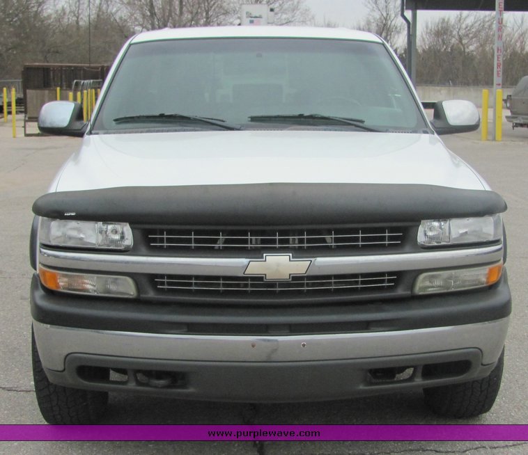 image for item 3507 2002 Chevrolet C1500HD
