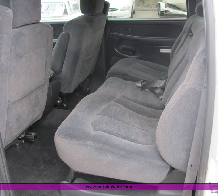 image for item 3507 2002 Chevrolet C1500HD