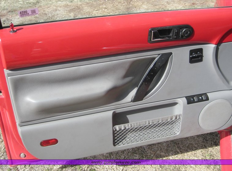 image for item 4590 1998 Volkswagen Beetle