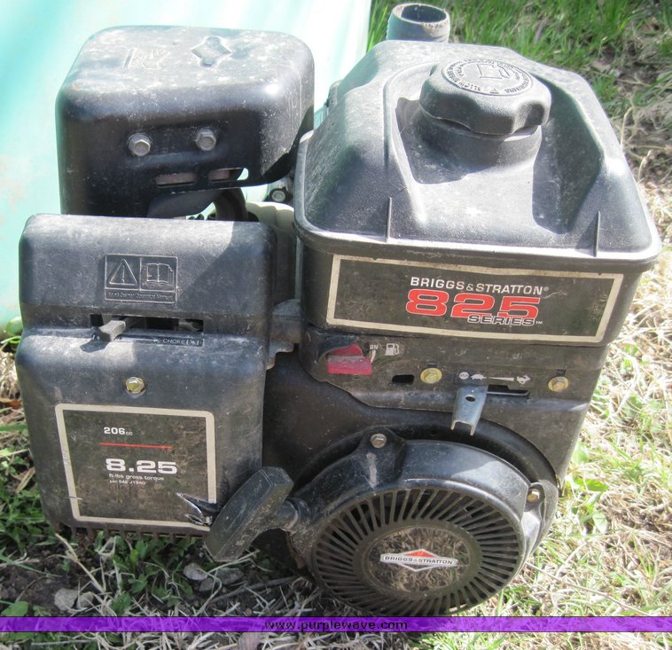 image for item 4591 1,050 gallon poly tank