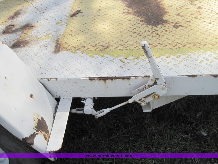 image for item 4593 Tilting bed trailer