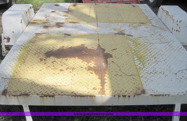 image for item 4593 Tilting bed trailer