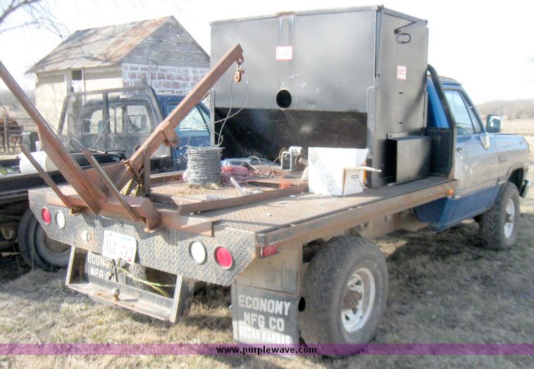 image for item 5513 1993 Dodge Ram W-250 pickup