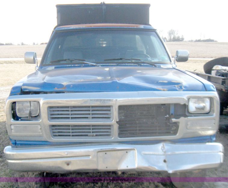 image for item 5513 1993 Dodge Ram W-250 pickup