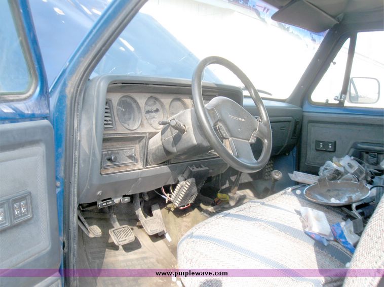 image for item 5513 1993 Dodge Ram W-250 pickup