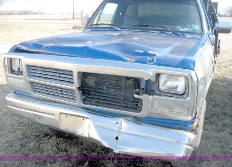 image for item 5513 1993 Dodge Ram W-250 pickup