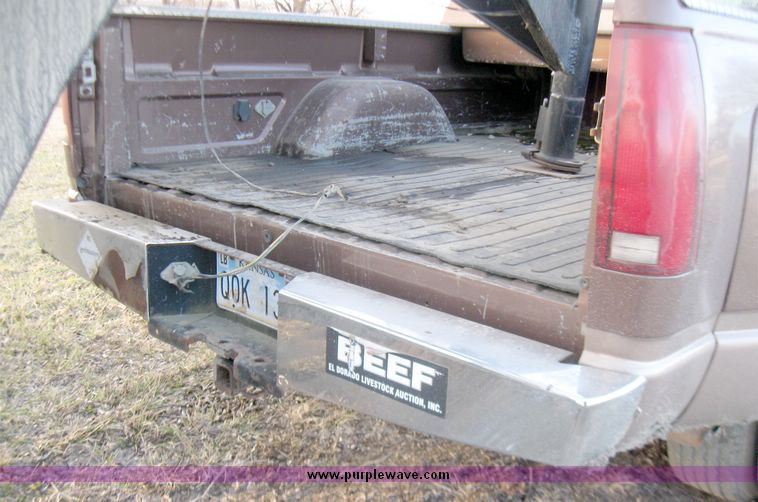 image for item 5528 1994 Chevrolet 3500 pickup truck