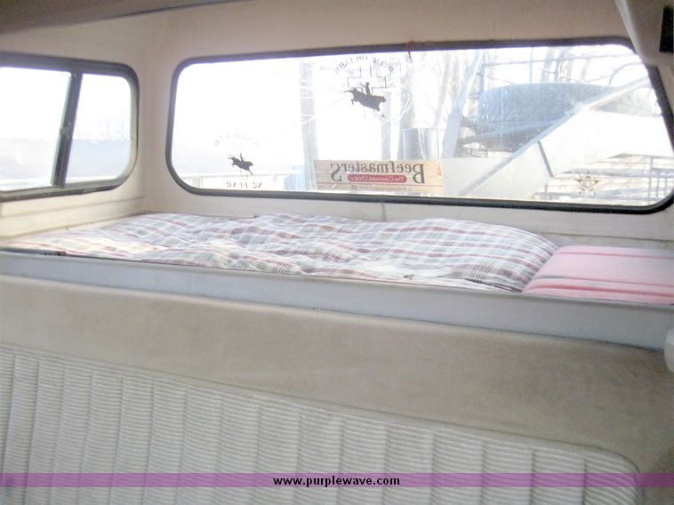 image for item 5528 1994 Chevrolet 3500 pickup truck