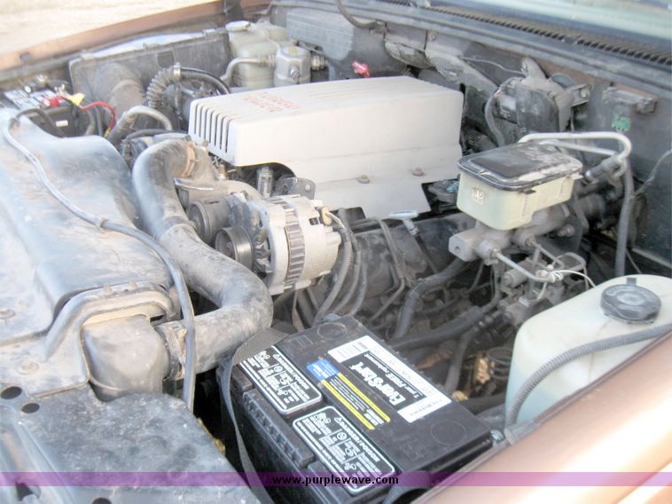 image for item 5528 1994 Chevrolet 3500 pickup truck