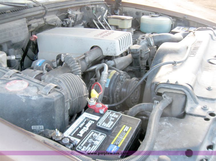 image for item 5528 1994 Chevrolet 3500 pickup truck