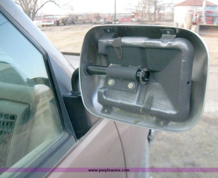 image for item 5528 1994 Chevrolet 3500 pickup truck