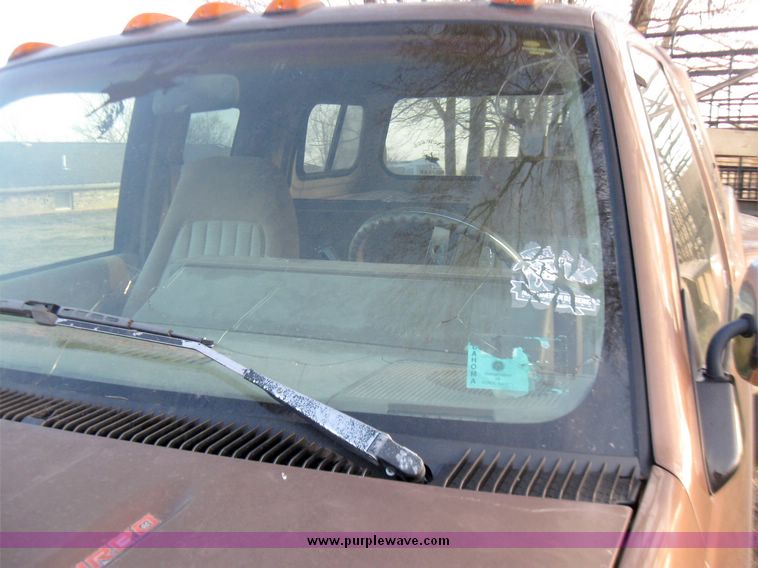 image for item 5528 1994 Chevrolet 3500 pickup truck