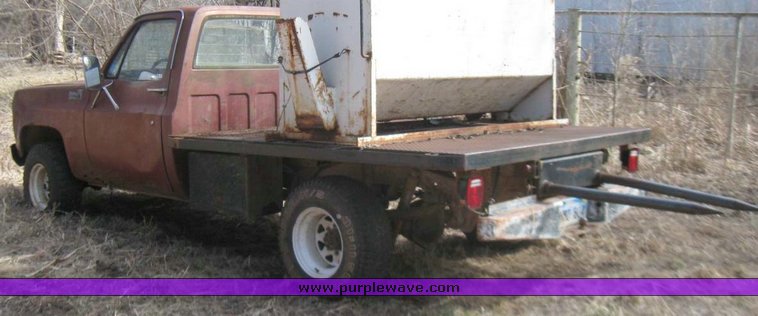 image for item 5567 1978 Chevrolet Custom Deluxe 20 pickup truck