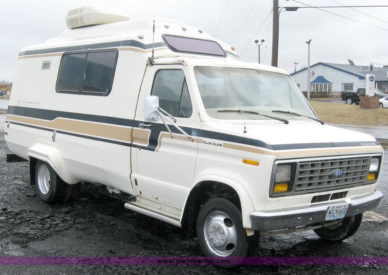 image for item 5585 1983 Ford E350 camper